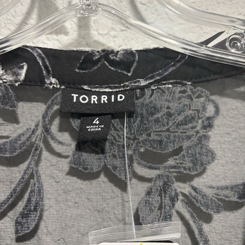 Torrid Harper Burnout Black Velvet Rose Floral Pullover Blouse 3/4 Sleeve Size 4 - Picture 5 of 9